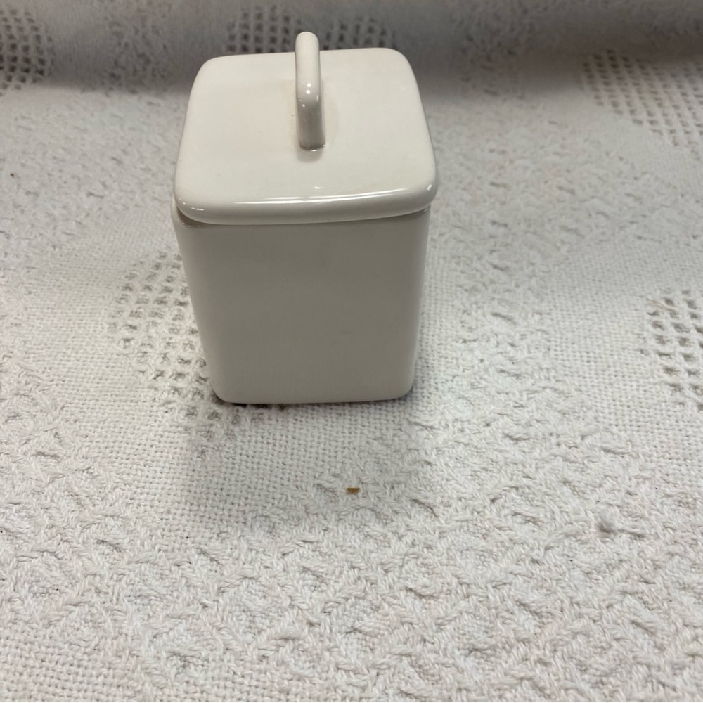 Rae Dunn Sugar Container - Picture 4 of 8